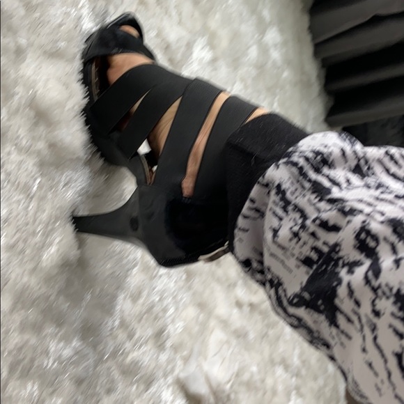 Comfortable and highly fashionable heel sandal! - Picture 2 of 4